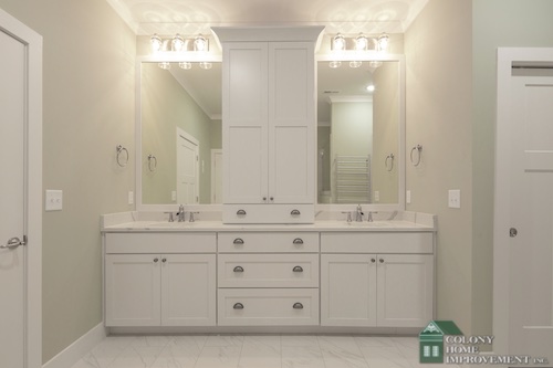 Remodeling services can help design a new bathroom.